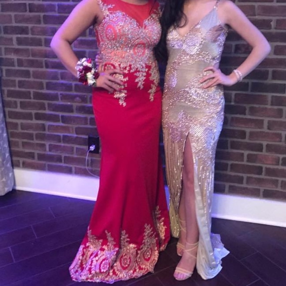 RED PROM DRESS - Picture 2 of 2